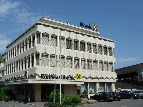 Raiffeisenbank 2006.jpg