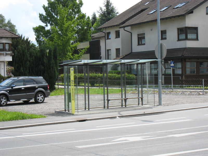 Datei:Bushaltestelle Bahnhofstrasse 2010.jpg