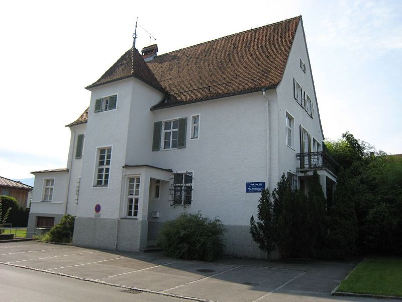 Datei:Haus Maria-Theresien-Str. 17 2008.jpg