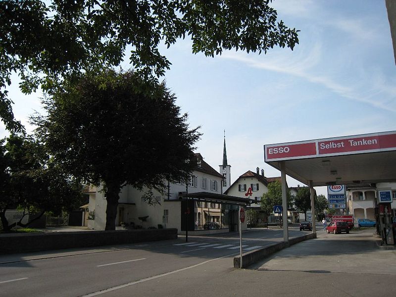 Datei:Esso Tankstelle 2008.jpg
